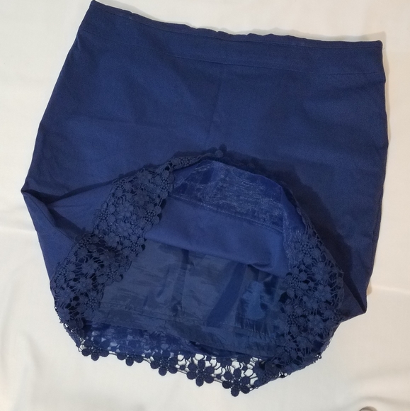 Beautiful Ann Taylor Skirt! - Picture 2 of 8